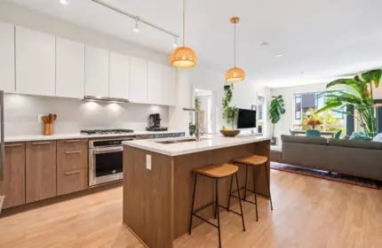 105 625 E 3rd Street, North Vancouver, BC, North Vancouver — Apartment/Condo for sale