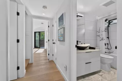 Laundry Room Photo of 1880 Bellevue Avenue, West Vancouver, BC