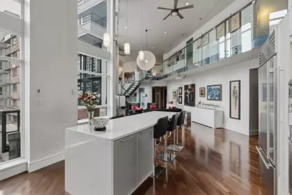 Kitchen Island Photo of 401 988 Richards Street, Vancouver, BC