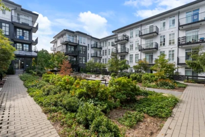 Swimming Pool Photo of 216 13933 105 Boulevard, Surrey, BC