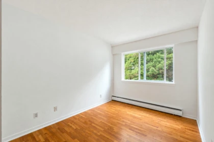 Bedroom 4 Photo of 403 555 W 28th Street, North Vancouver, BC