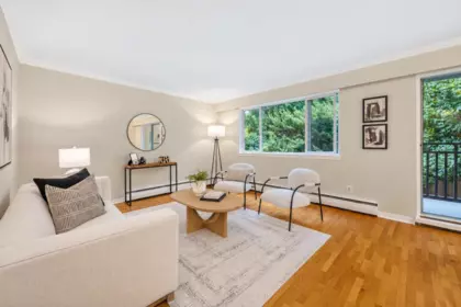 Family Room Photo of 403 555 W 28th Street, North Vancouver, BC