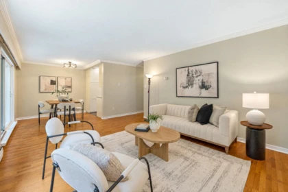 Living Room Photo of 403 555 W 28th Street, North Vancouver, BC