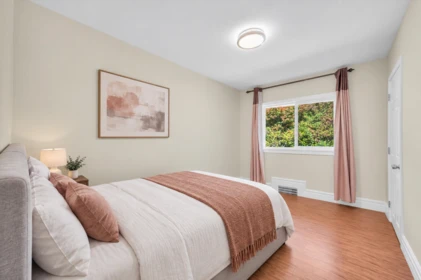 Hallway Photo of 1165 Mathers Avenue, West Vancouver, BC