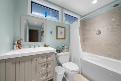 Hallway Photo of 34629 Immel Street, Abbotsford, BC
