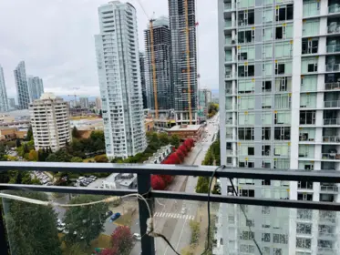 2004 4900 Lennox Lane, Burnaby, BC, Burnaby — Apartment/Condo for sale