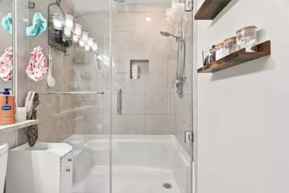 Laundry Room Photo of 302 11077 Ravine Road, Surrey, BC