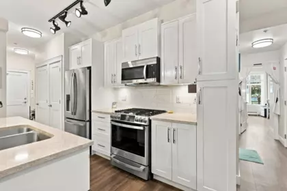 Walk-In Closet Photo of 302 11077 Ravine Road, Surrey, BC