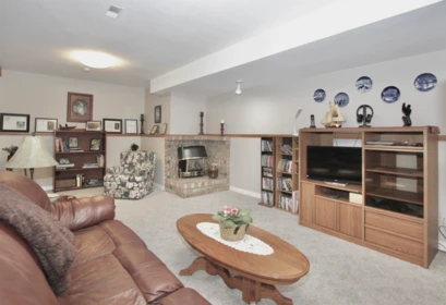 Hallway Photo of 35807 Sunridge Place, Abbotsford, BC