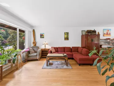 1525 Avonlynn Crescent, North Vancouver, BC, North vancouver — Single Family Residence for sale