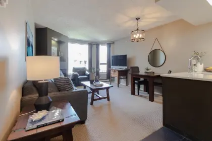 513 4809 Spearhead Drive, Whistler, BC, Whistler — Apartment/Condo for sale