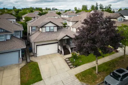 18957 69a Avenue, Surrey, BC, Surrey — Single Family Residence for sale