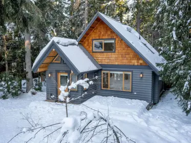 6626 Cedar Grove Lane, Whistler, BC, Whistler — Single Family Residence for sale