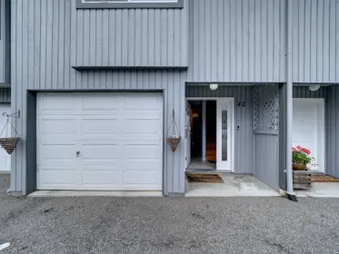 42 5761 Wharf Avenue, Sechelt, BC, Sechelt — Townhouse for sale