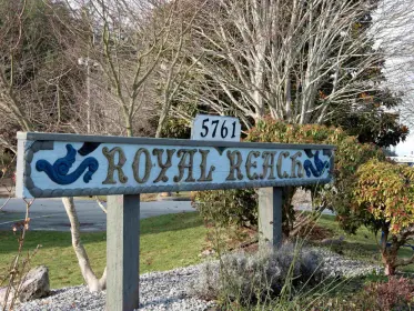 42 5761 Wharf Avenue, Sechelt, BC, Sechelt — Townhouse for sale