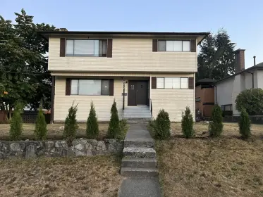 8272 17th Avenue, Burnaby, BC, Burnaby — Single Family Residence for sale