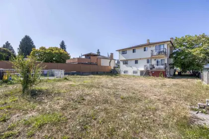 8272 17th Avenue, Burnaby, BC, Burnaby — Single Family Residence for sale
