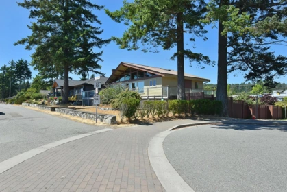 5728 Boulevard Street, Sechelt, BC, Sechelt — Single Family Residence for sale