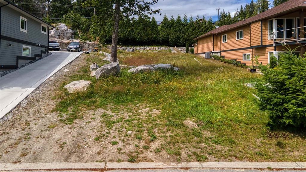 Walk-In Closet Photo of 6014 Silverstone Lane, Sechelt, BC