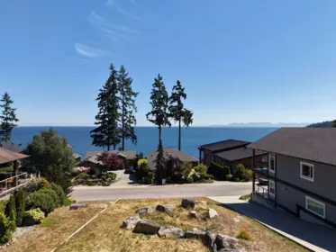 Breakfast Nook Photo of 6014 Silverstone Lane, Sechelt, BC
