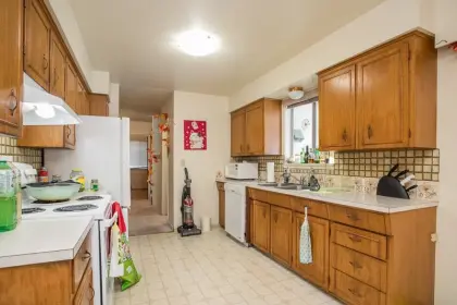 8211 Fairbrook Crescent, Richmond, BC, Richmond — Single Family Residence for sale