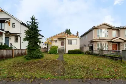 2577 E 16th Avenue, Vancouver, BC, Vancouver — Single Family Residence for sale