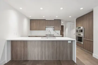 304 2780 Valley Centre Avenue, North Vancouver, BC, North vancouver — Apartment/Condo for sale