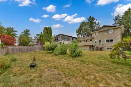 13270 87b Avenue, Surrey, BC, Surrey — Single Family Residence for sale