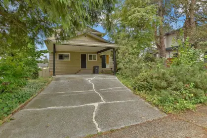 13270 87b Avenue, Surrey, BC, Surrey — Single Family Residence for sale