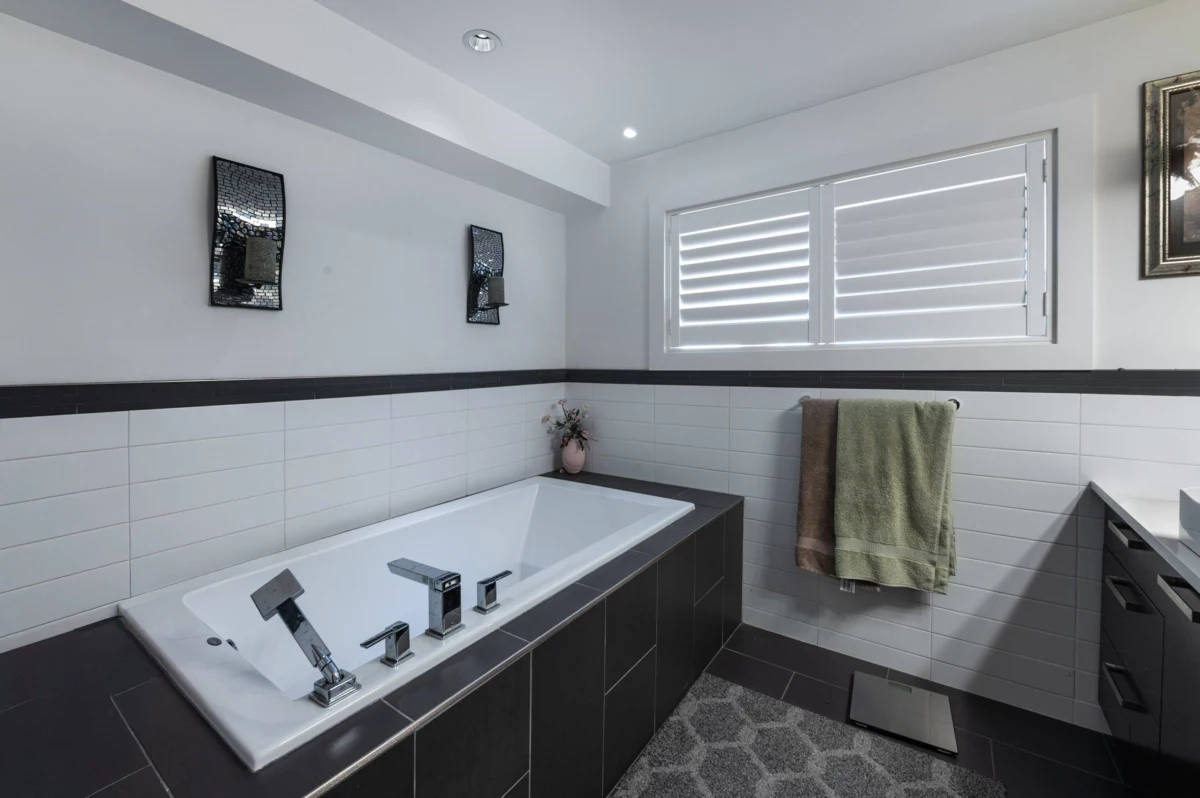 Entry Foyer Photo of 1 3008 Ash Street, Abbotsford, BC