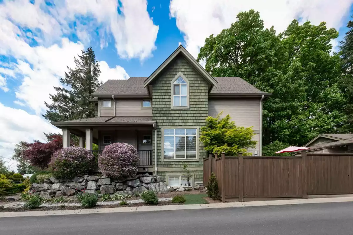 Exterior Rear Photo of 1 3008 Ash Street, Abbotsford, BC