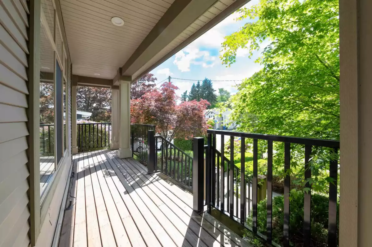 Front Yard Photo of 1 3008 Ash Street, Abbotsford, BC