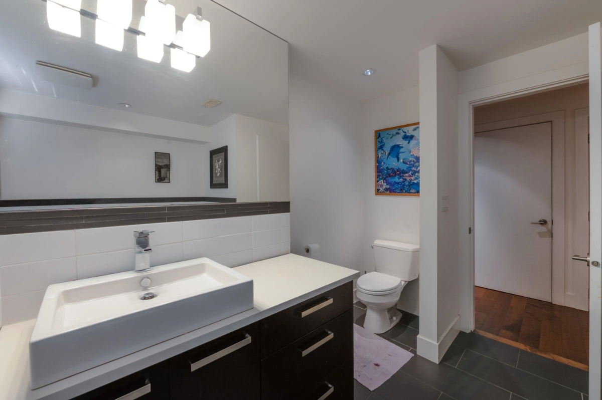 Hallway Photo of 1 3008 Ash Street, Abbotsford, BC