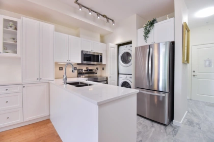 204 2511 King George Boulevard, Surrey, BC, Surrey — Apartment/Condo for sale