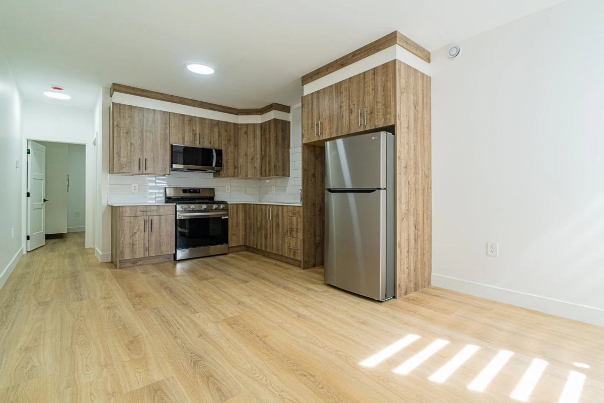 Hot Tub / Spa Photo of 4152 Pender Street, Burnaby, BC