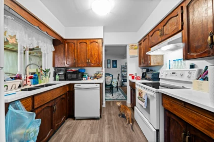 Primary Bedroom Photo of 33267 Mayfair Avenue, Abbotsford, BC