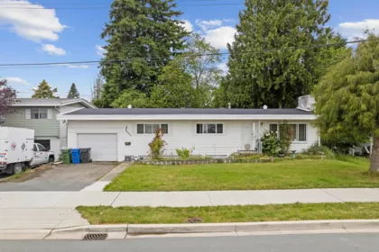 33267 Mayfair Avenue, Abbotsford, BC, Central Abbotsford — 6 bed single family residence for sale