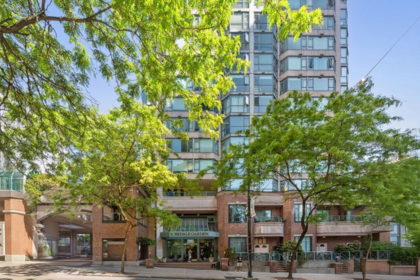 2404 888 Hamilton Street, Vancouver, BC, Vancouver — Apartment/Condo for sale