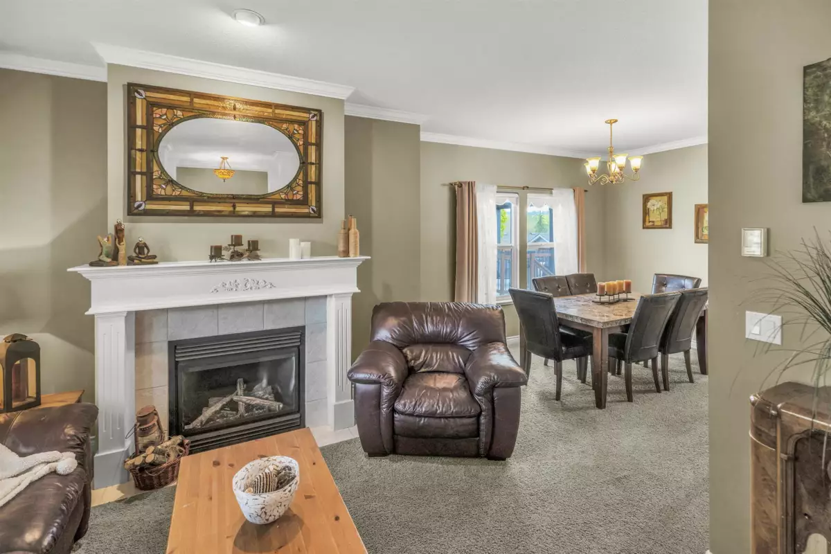 Dining Area Photo of 36150 Shadbolt Avenue, Abbotsford, BC