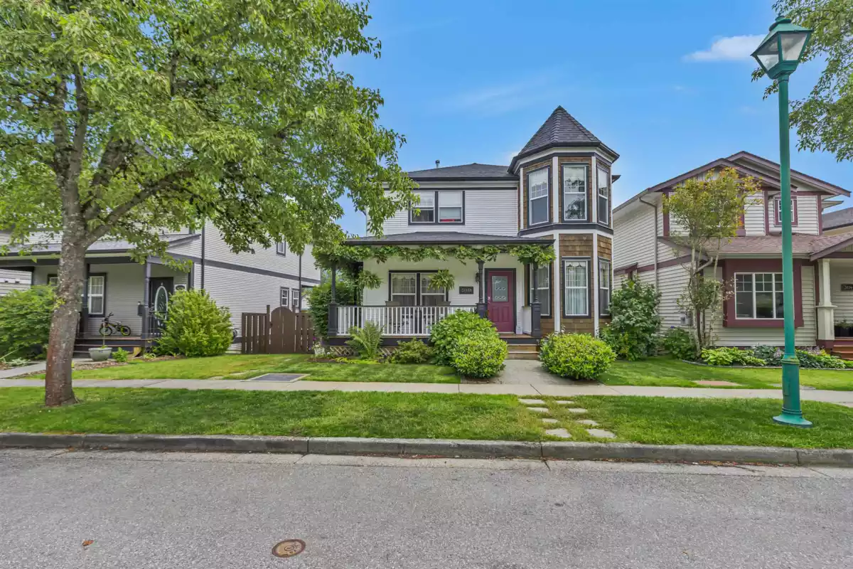 Exterior Front Photo of 36150 Shadbolt Avenue, Abbotsford, BC