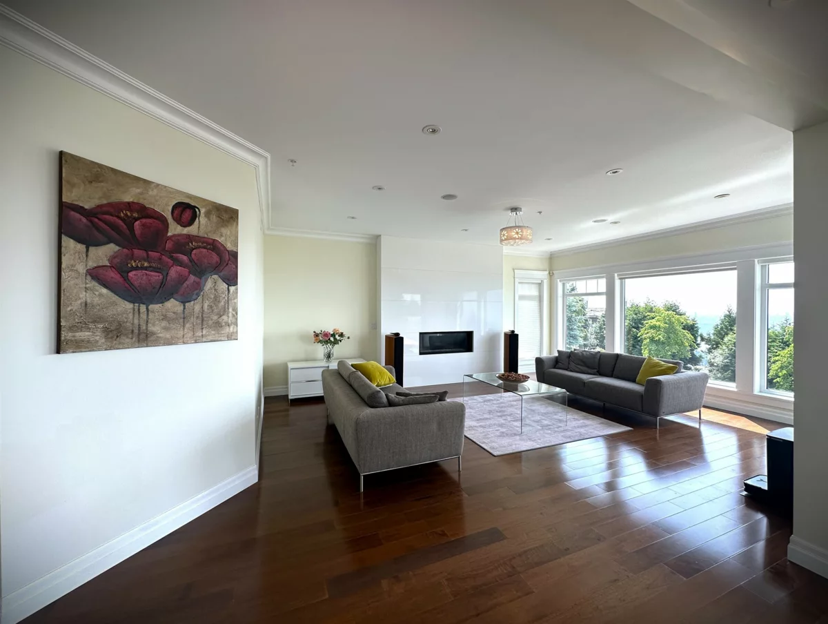 Breakfast Nook Photo of 2358 Constantine Place, West Vancouver, BC