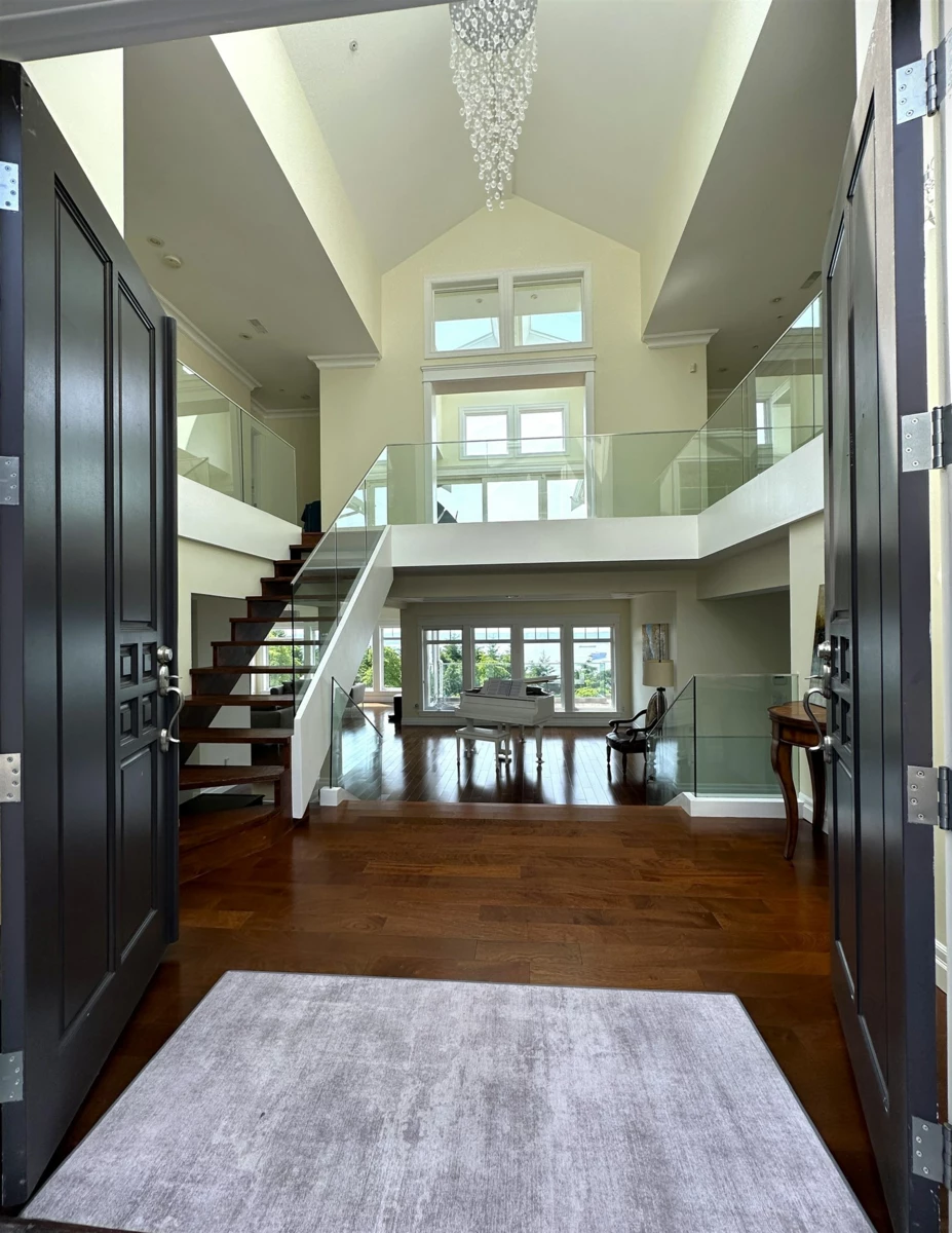 Dining Area Photo of 2358 Constantine Place, West Vancouver, BC