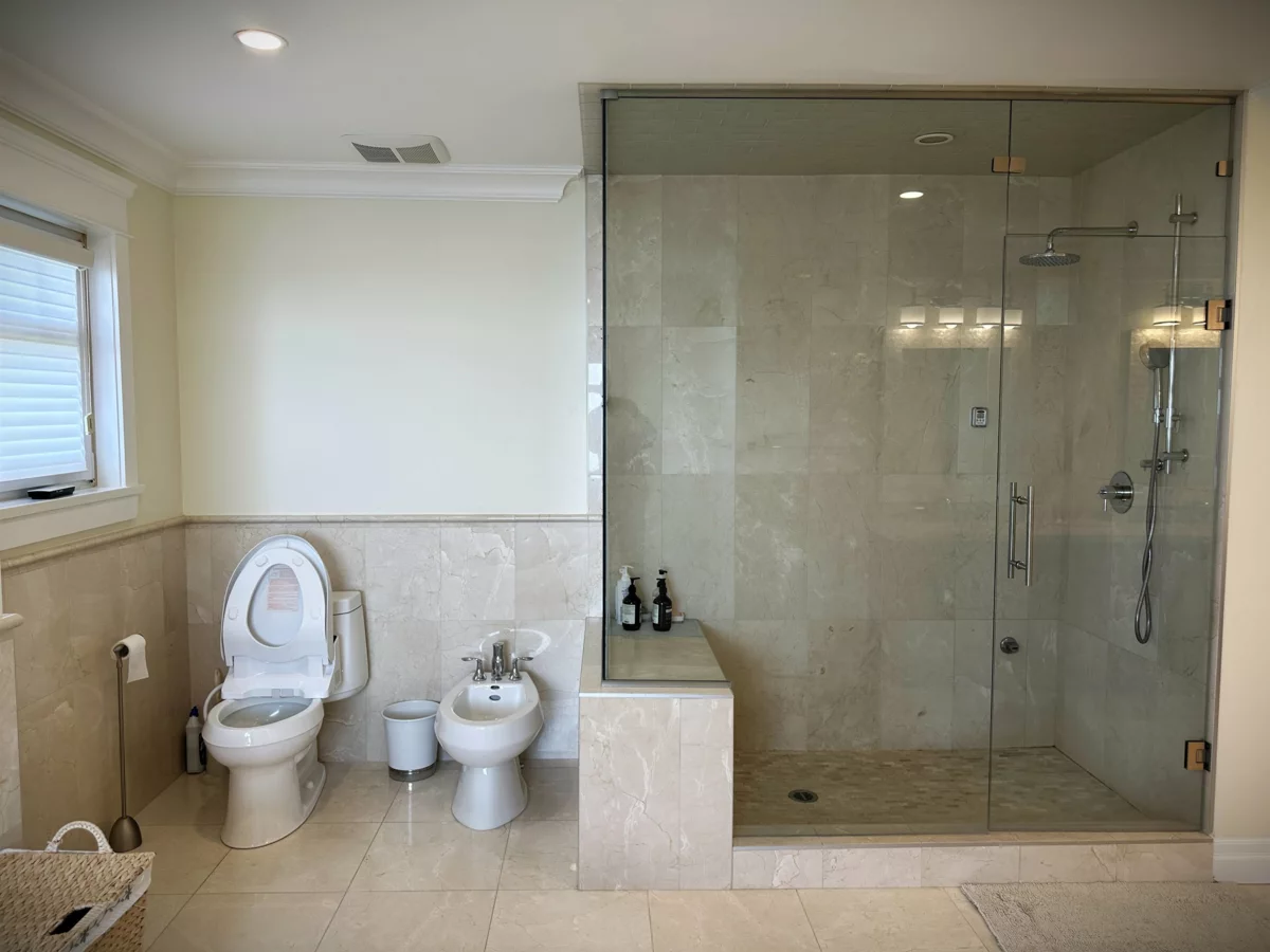 Garden / Landscaping Photo of 2358 Constantine Place, West Vancouver, BC