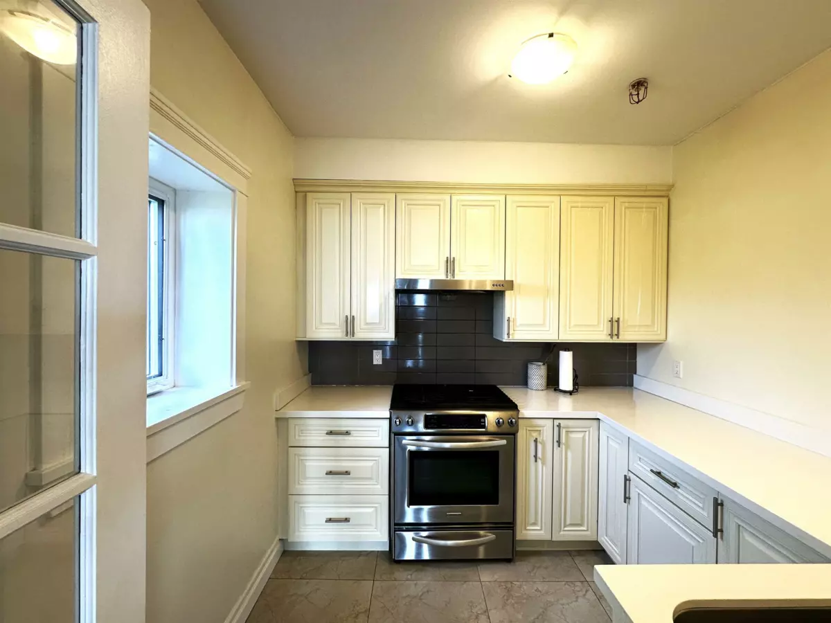 Laundry Room Photo of 2358 Constantine Place, West Vancouver, BC