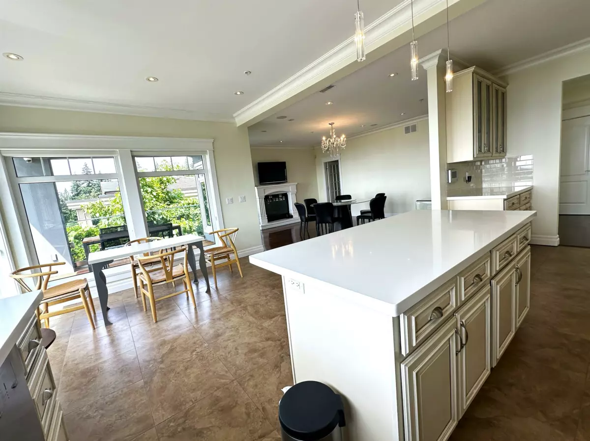Powder Room Photo of 2358 Constantine Place, West Vancouver, BC