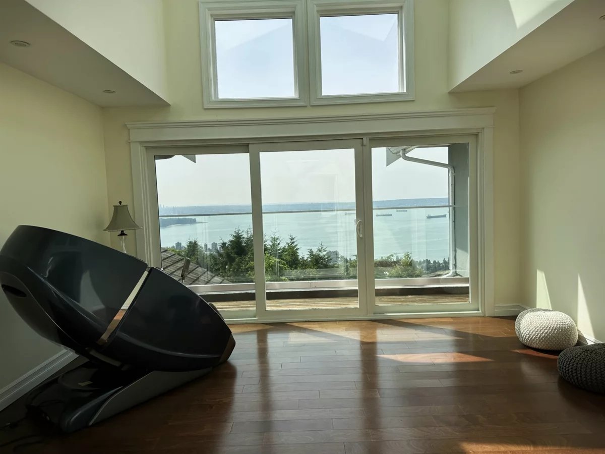 Staircase Photo of 2358 Constantine Place, West Vancouver, BC