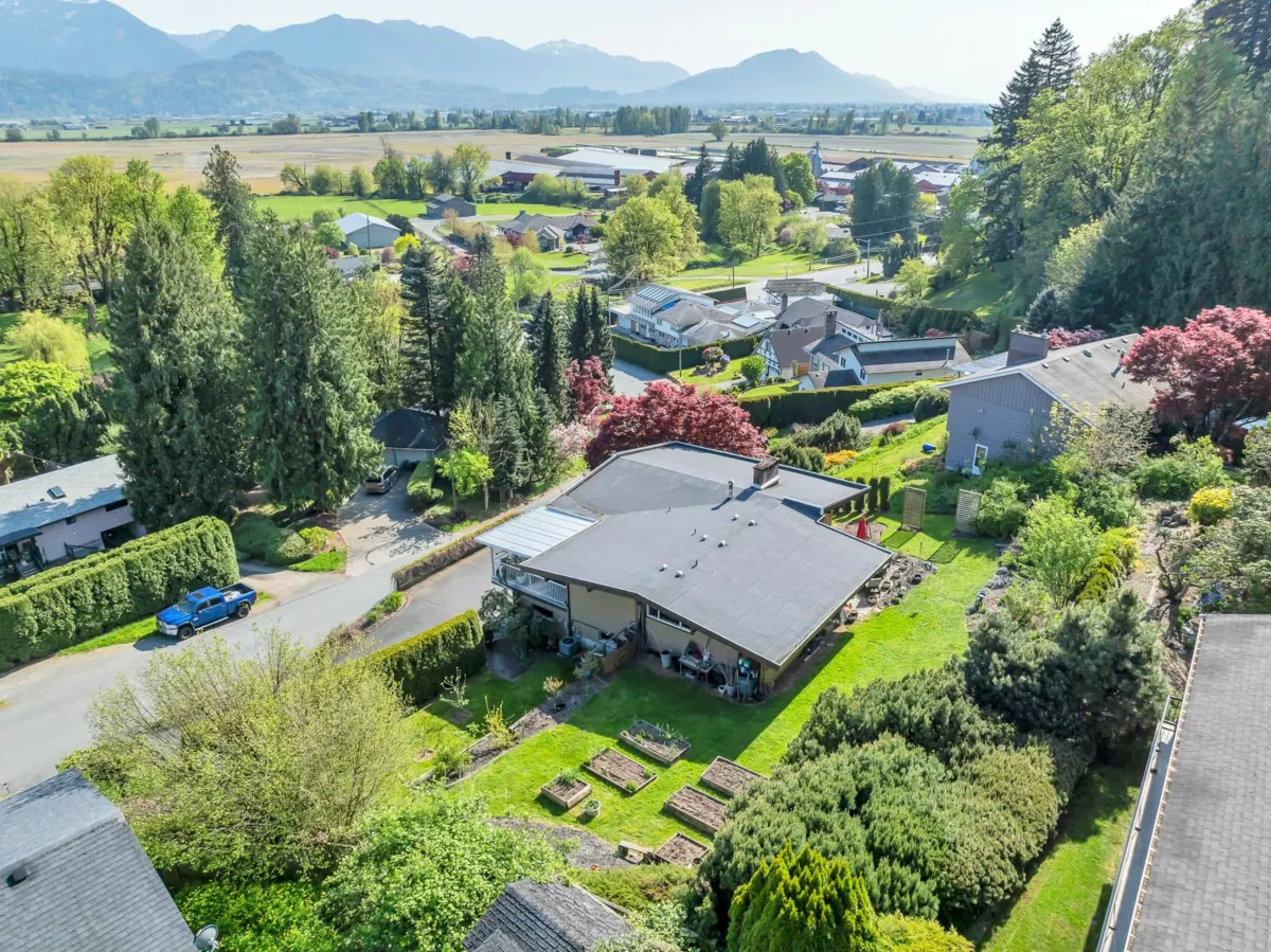 Family Room Photo of 9995 Kenswood Drive, Chilliwack, BC