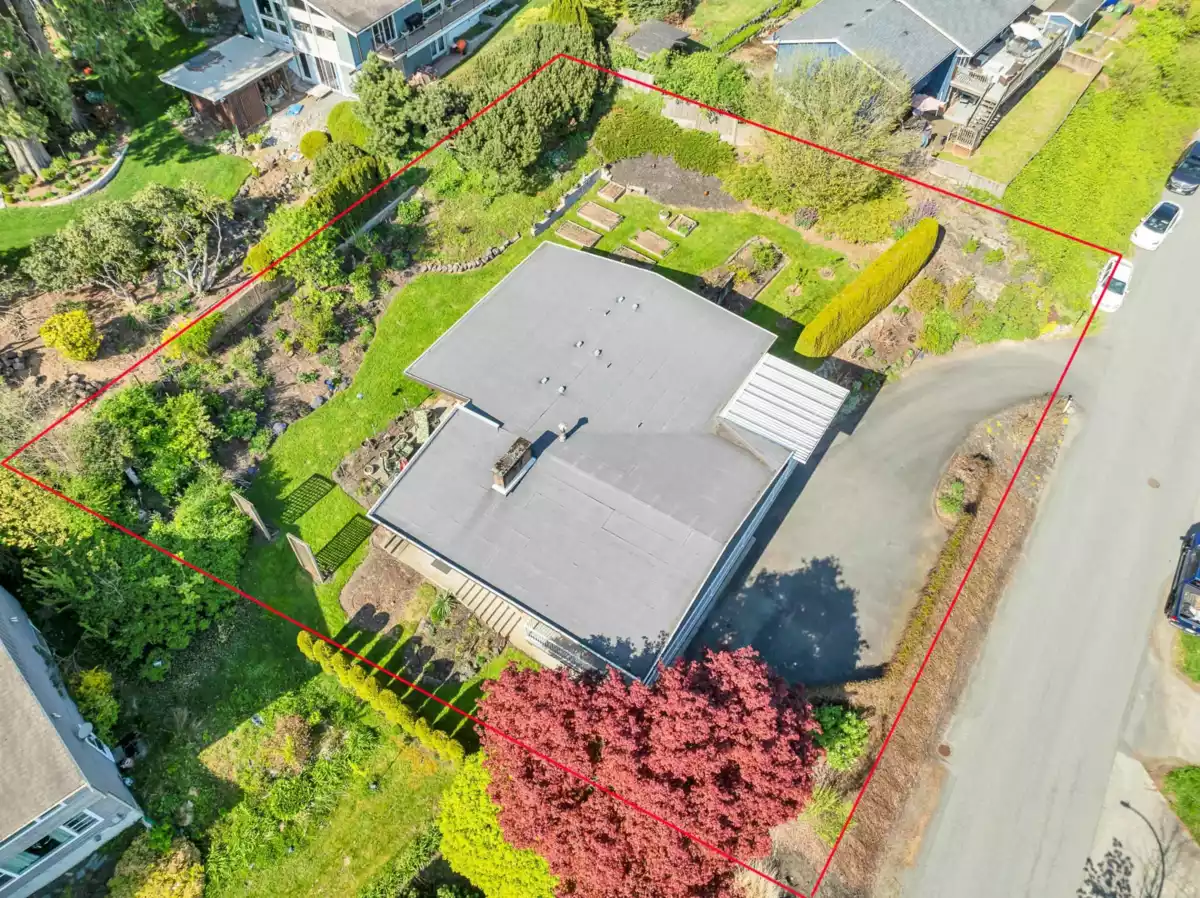 Living Room Photo of 9995 Kenswood Drive, Chilliwack, BC
