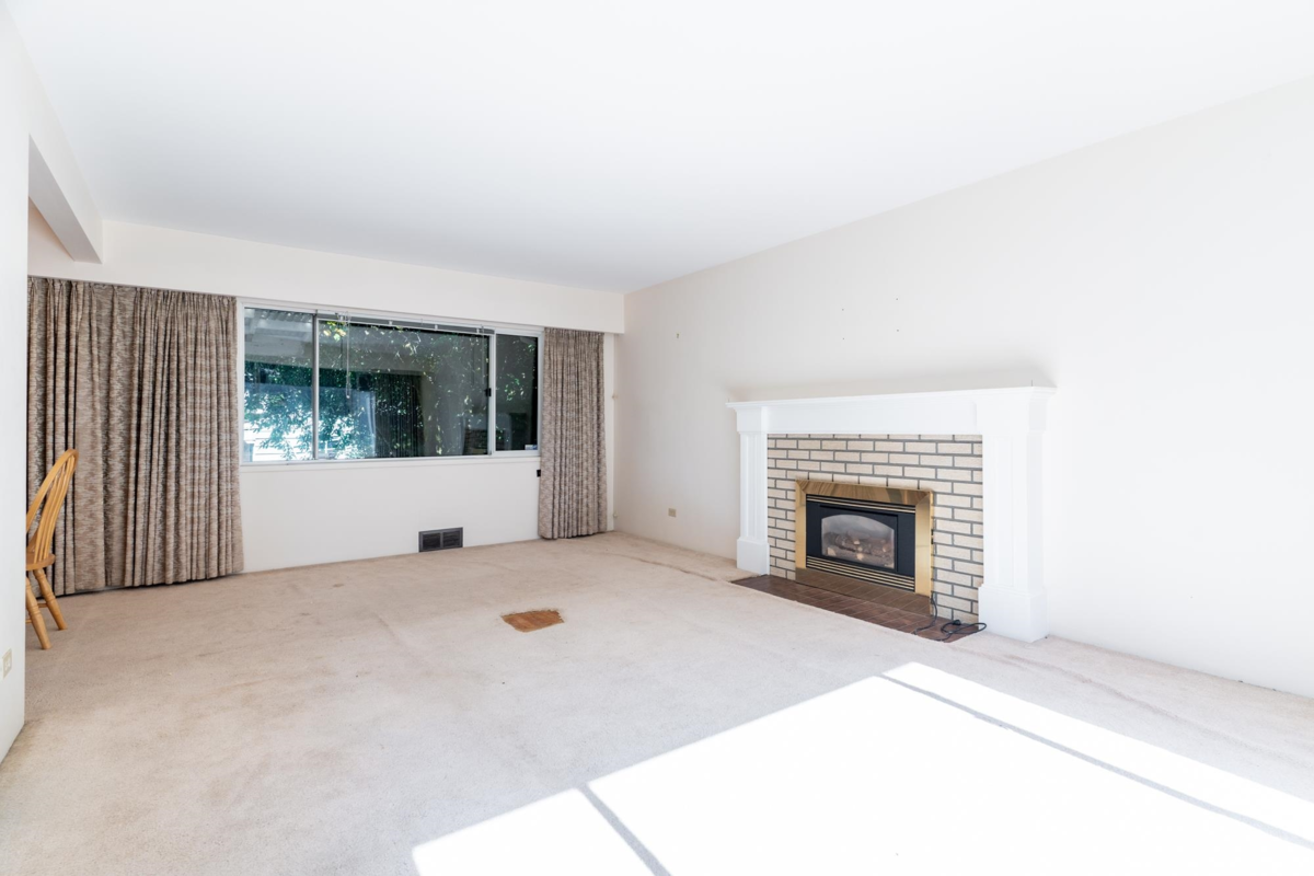 Dining Area Photo of 5537 Ash Street, Vancouver, BC