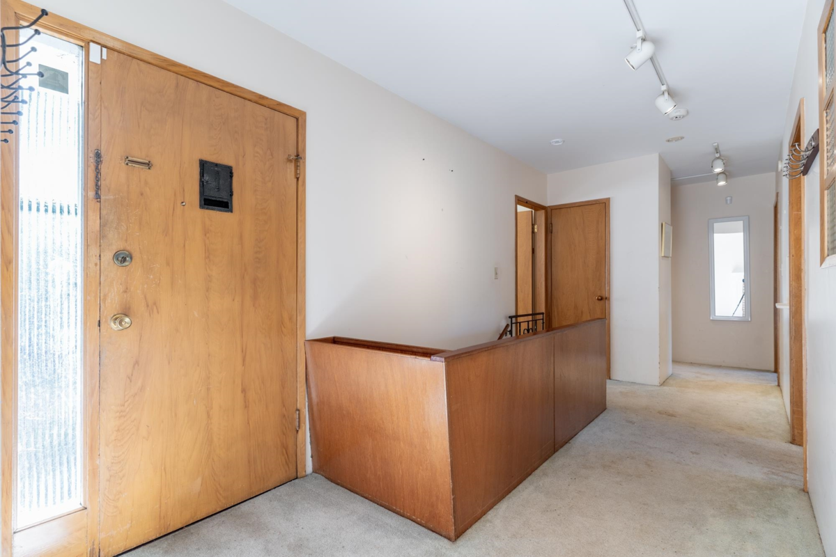 Living Room Photo of 5537 Ash Street, Vancouver, BC